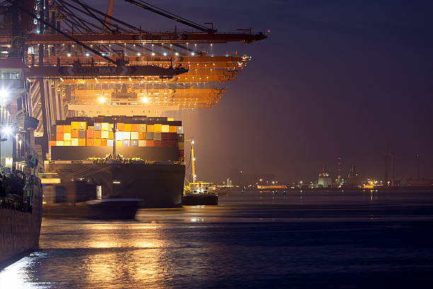 ponte humen no euromax terminal - containerisation imagens e fotografias de stock