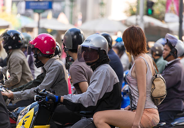 turysta na scootertaxi - accident taxi driving tourist zdjęcia i obrazy z banku zdjęć