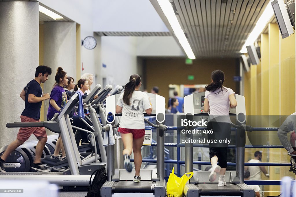 Palestra presso la University of California di Los Angeles - Foto stock royalty-free di Correre