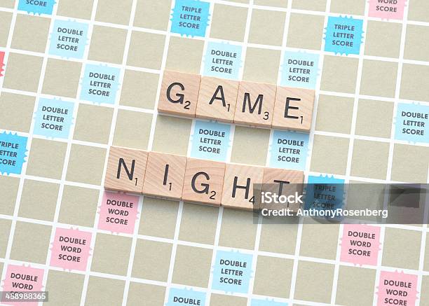 Noc Gra - zdjęcia stockowe i więcej obrazów Scrabble - Scrabble, Wieczór gier - wypoczynek, Gra planszowa