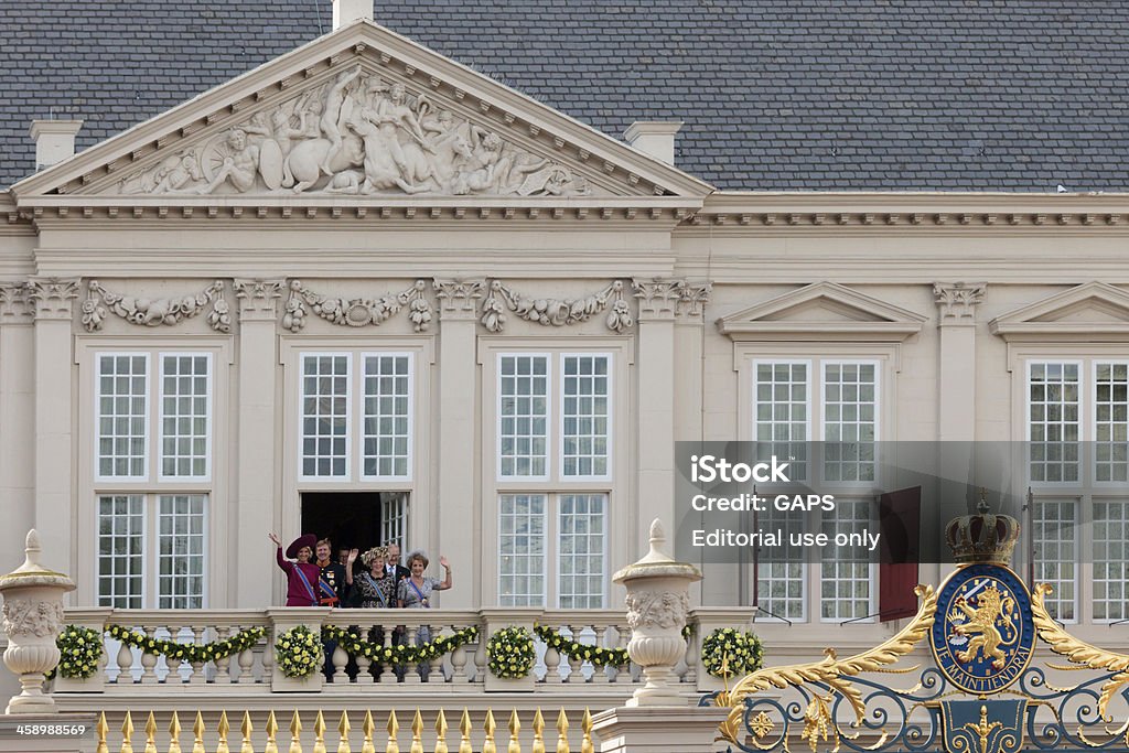 Dutch família real acenando para a multidão - Foto de stock de Acenar royalty-free