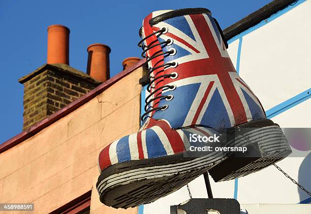 Photo libre de droit de Chaussures Britannique banque d'images et plus d'images libres de droit de Dr. Martens - Dr. Martens, Skinhead, Angleterre