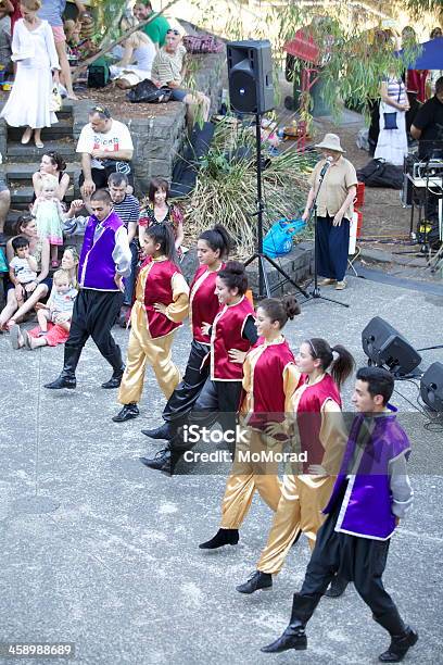 Photo libre de droit de Festival De Musique Et De Danse banque d'images et plus d'images libres de droit de Arts Culture et Spectacles - Arts Culture et Spectacles, Audience de festival, Costume de scène