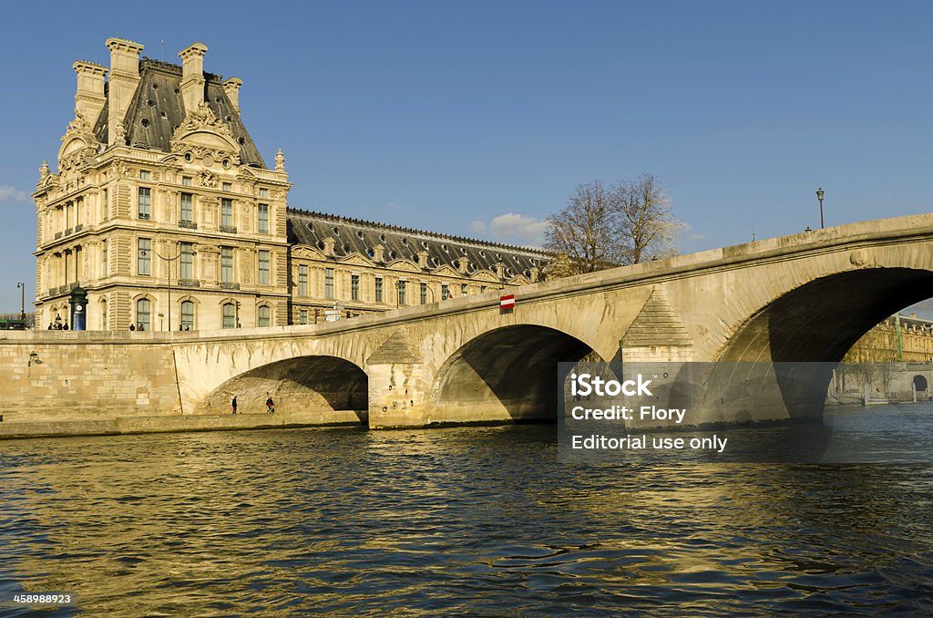 Museu do Louvre - Foto de stock de Pont Royal royalty-free