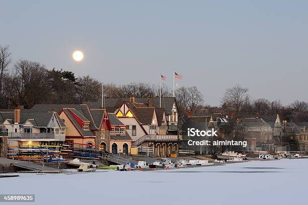 Boathouse Row In Philadelphia Stockfoto und mehr Bilder von Philadelphia - Pennsylvania - Philadelphia - Pennsylvania, Schnee, Architektur