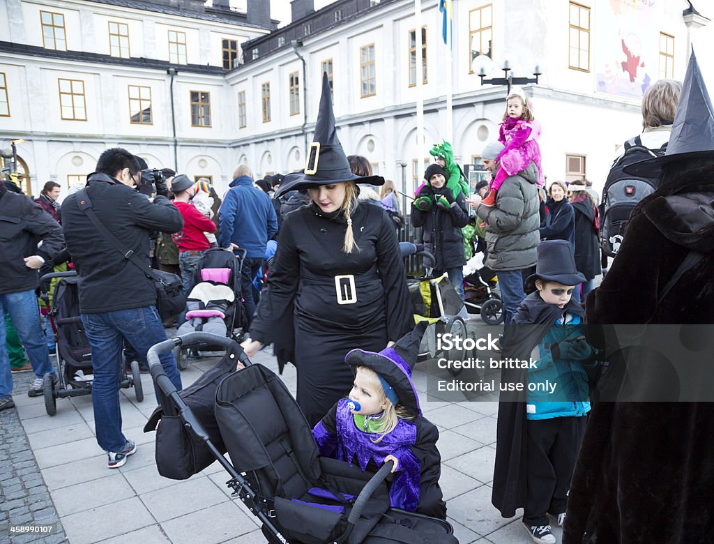 Sind Sie bereit für Halloween-parade. - Lizenzfrei Auf den Schultern Stock-Foto