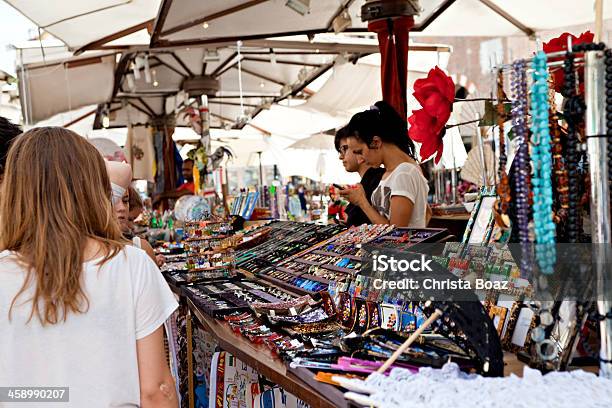 Verona Marketplace Foto de stock y más banco de imágenes de Actividad - Actividad, Collar, Conceptos