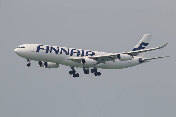 finnair airbus un 340-300 - airbus named airline horizontal airplane fotografías e imágenes de stock