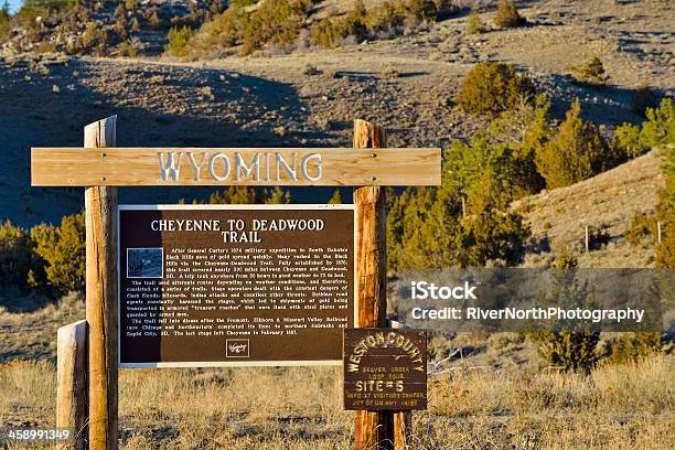 Photo libre de droit de Cheyenne De Deadwood Trail banque d'images et plus d'images libres de droit de Cheyenne - Cheyenne, Black Hills, Chemin de terre