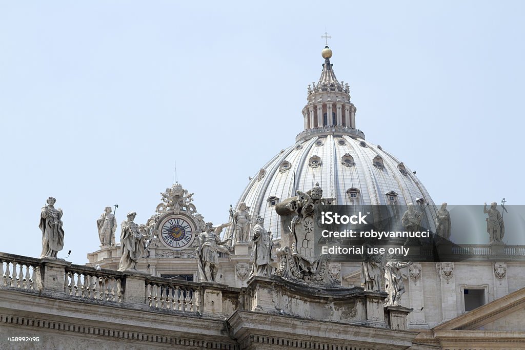 Natural que brinda la cúpula de San Pedro Basílica, Roma, Italia - Foto de stock de Arquitectura libre de derechos