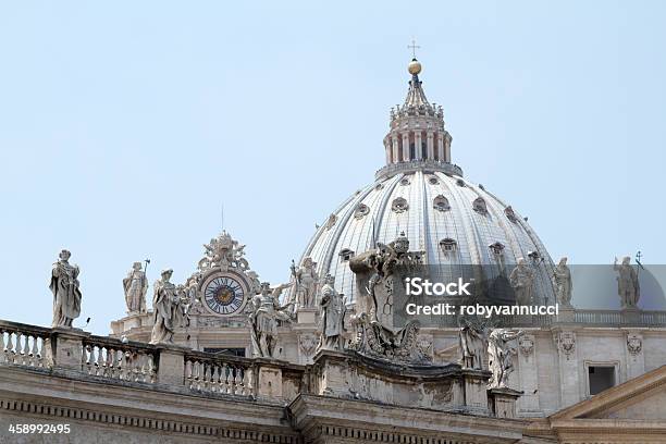 Natural Que Brinda La Cúpula De San Pedro Basílica Roma Italia Foto de stock y más banco de imágenes de Arquitectura