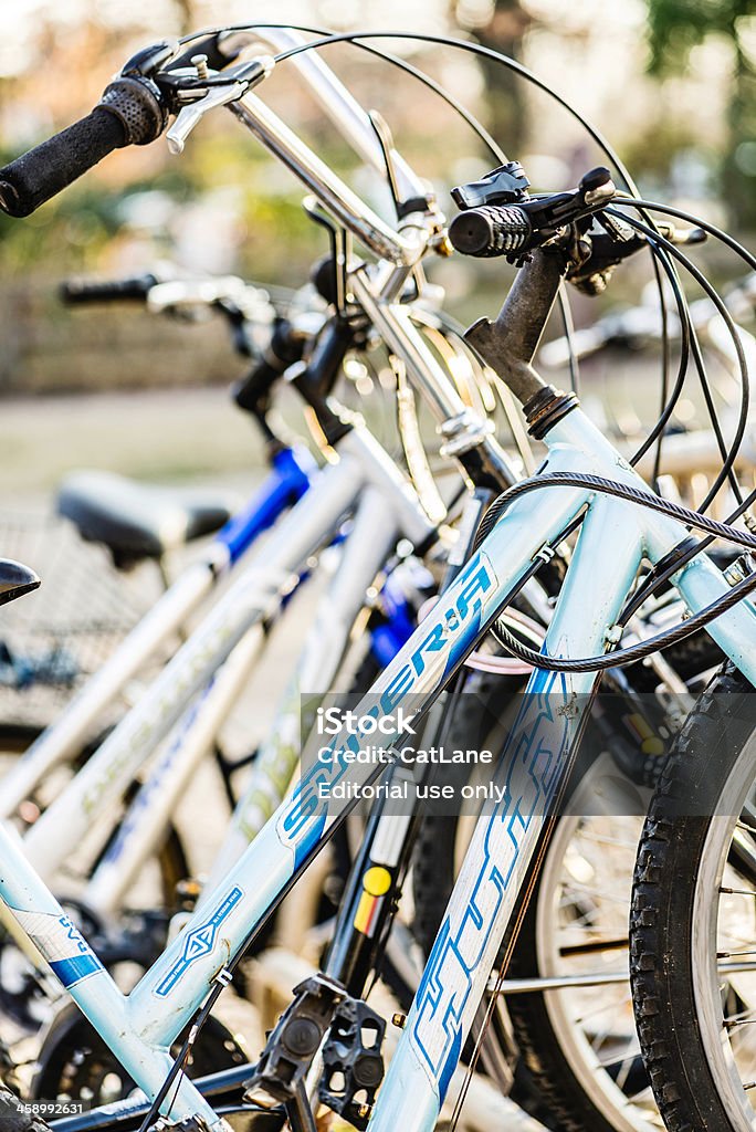 Rangée de vélos sécurisé - Photo de Antivol de vélo libre de droits