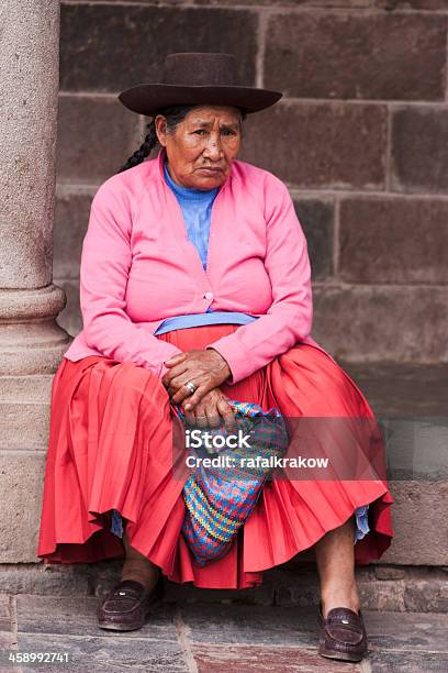 Mulher Peruana - Fotografias de stock e mais imagens de Adulto - Adulto, América do Sul, Ao Ar Livre