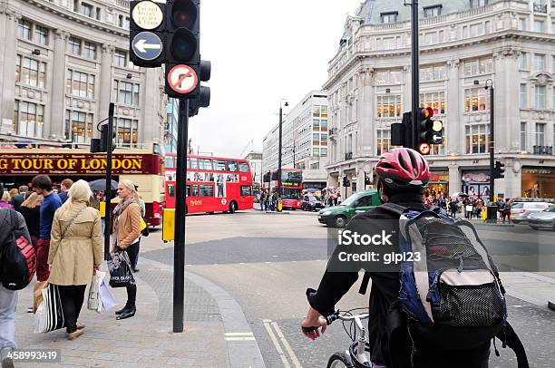 Ciclismo Em Londres - Fotografias de stock e mais imagens de Admirar a Vista - Admirar a Vista, Ao Ar Livre, Autocarro de Dois Andares