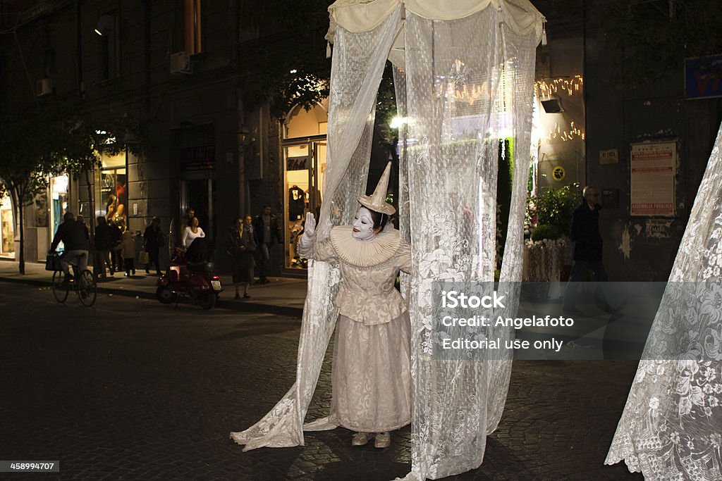 Payaso en una calle de Nápoles, Italia - Foto de stock de Actuación - Espectáculo libre de derechos