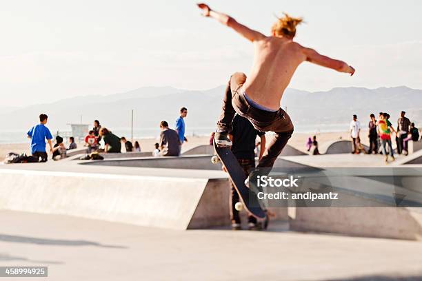 Skate Na Praia De Venice - Fotografias de stock e mais imagens de 2010 - 2010, Adulto, Ao Ar Livre