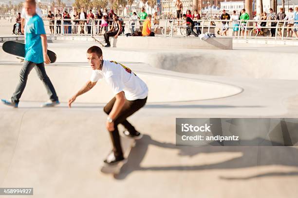 Photo libre de droit de Le Skate À Venice Beach banque d'images et plus d'images libres de droit de 2010 - 2010, Hommes, Activité