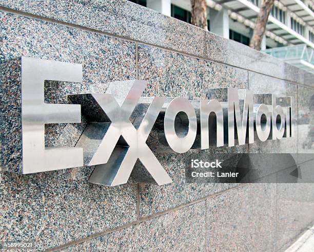 Exxonmobil - Fotografie stock e altre immagini di Exxon Mobil - Exxon Mobil, Affari, Astratto