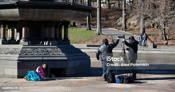 Photo libre de droit de Séance Photo Dans Central Park banque d'images et plus d'images libres de droit de Adulte - Adulte, Assistance, Assistant