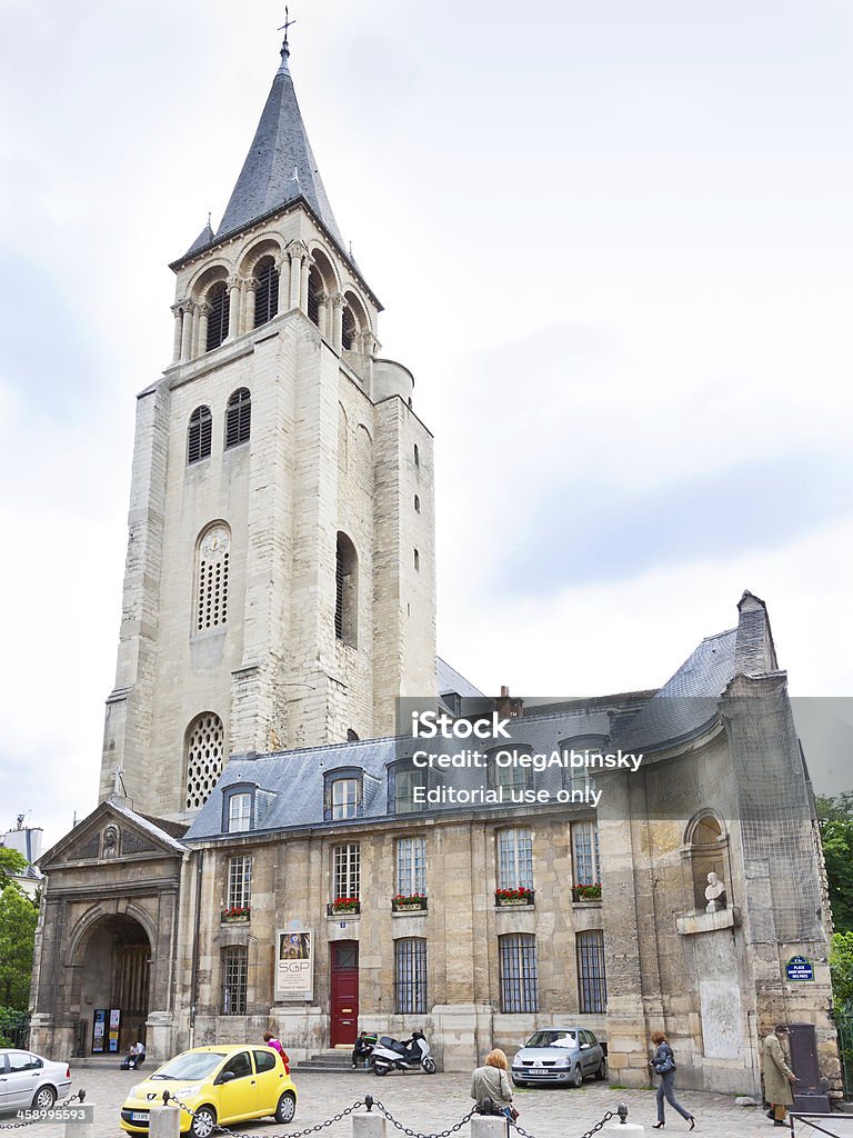 Histórica Igreja em Paris. - Foto de stock de Arquitetura royalty-free