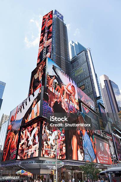 Broadway - Fotografie stock e altre immagini di Abbigliamento - Abbigliamento, Adulto, Affissione