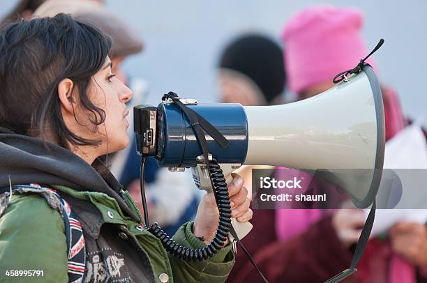 Zajmują Nova Scotia Protester - zdjęcia stockowe i więcej obrazów Megafon - Megafon, Mikrofon, Protest