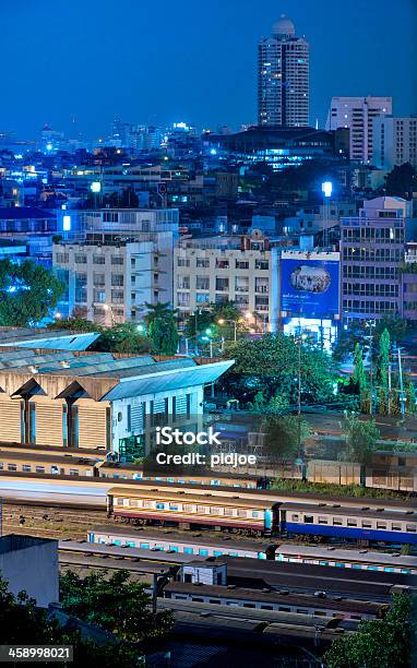 Hua Lamphong Dworzec Kolejowy W Nocy Bangkok Tajlandia - zdjęcia stockowe i więcej obrazów Architektura
