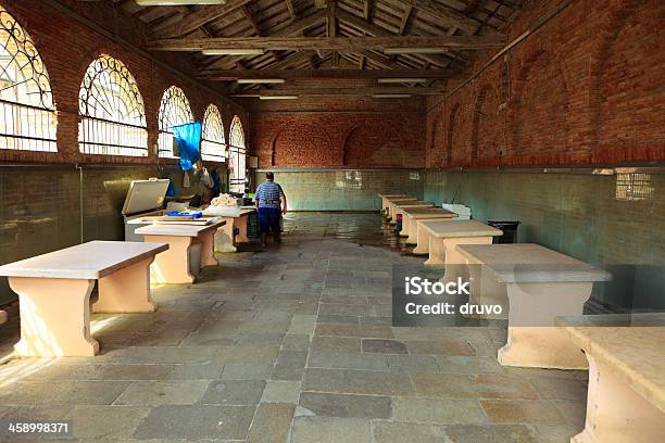 Photo libre de droit de Vieux Marché De Poissons De Cesenatico Italie banque d'images et plus d'images libres de droit de A l'abandon - A l'abandon, Absence, Adulte