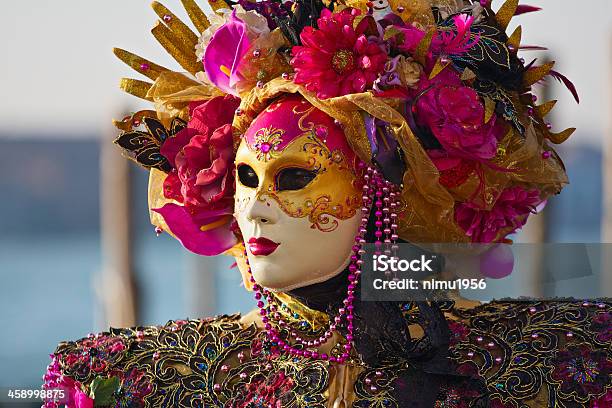 Maschera Di Carnevale Di Venezia 2011 - Fotografie stock e altre immagini di 2011 - 2011, Abbigliamento, Adulto