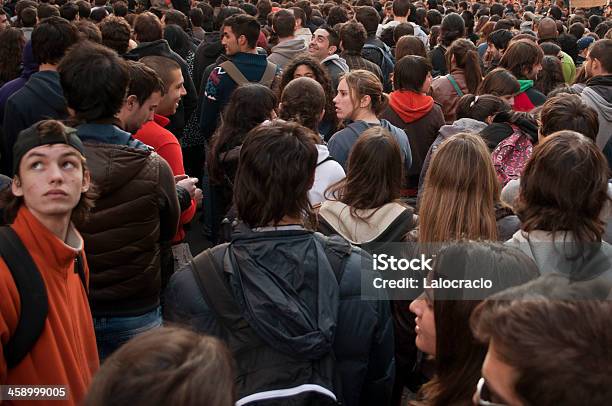 Demostración Foto de stock y más banco de imágenes de Estudiante de educación superior - Estudiante de educación superior, Manifestación, Anti-capitalismo