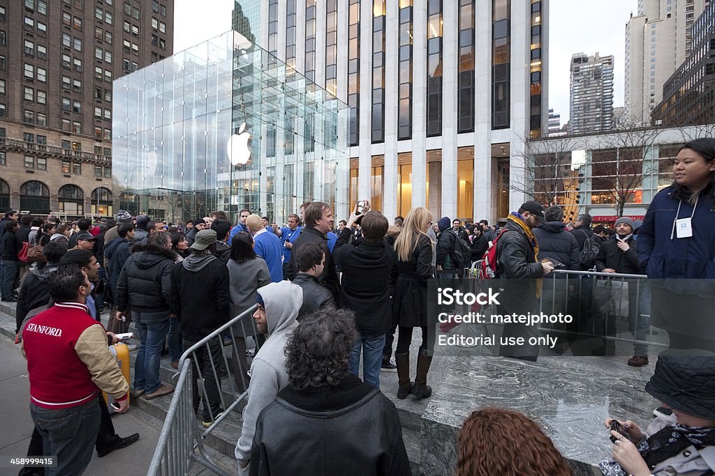 iPad2 запуска в Нью-Йорке - Стоковые фото Спуск судна роялти-фри