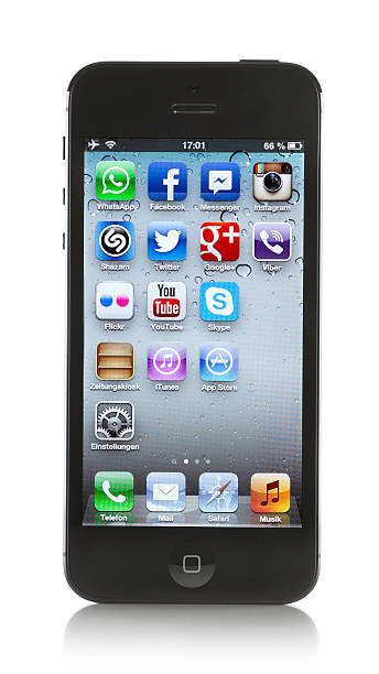 black apple iphone 5 on white background - dieren netvlies stockfoto's en -beelden