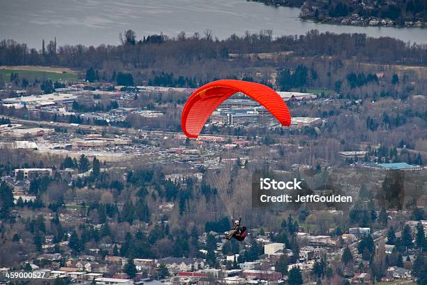 위에 우뚝 떠들썩해질 Paraglider 이사쿠아에 대한 스톡 사진 및 기타 이미지 - 이사쿠아, 공중 뷰, 낙하산-항공 비행체