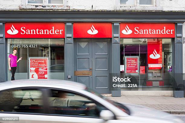 Сантандер Ветвь Спереди — стоковые фотографии и другие картинки Banco Santander - Banco Santander, Англия, Банк