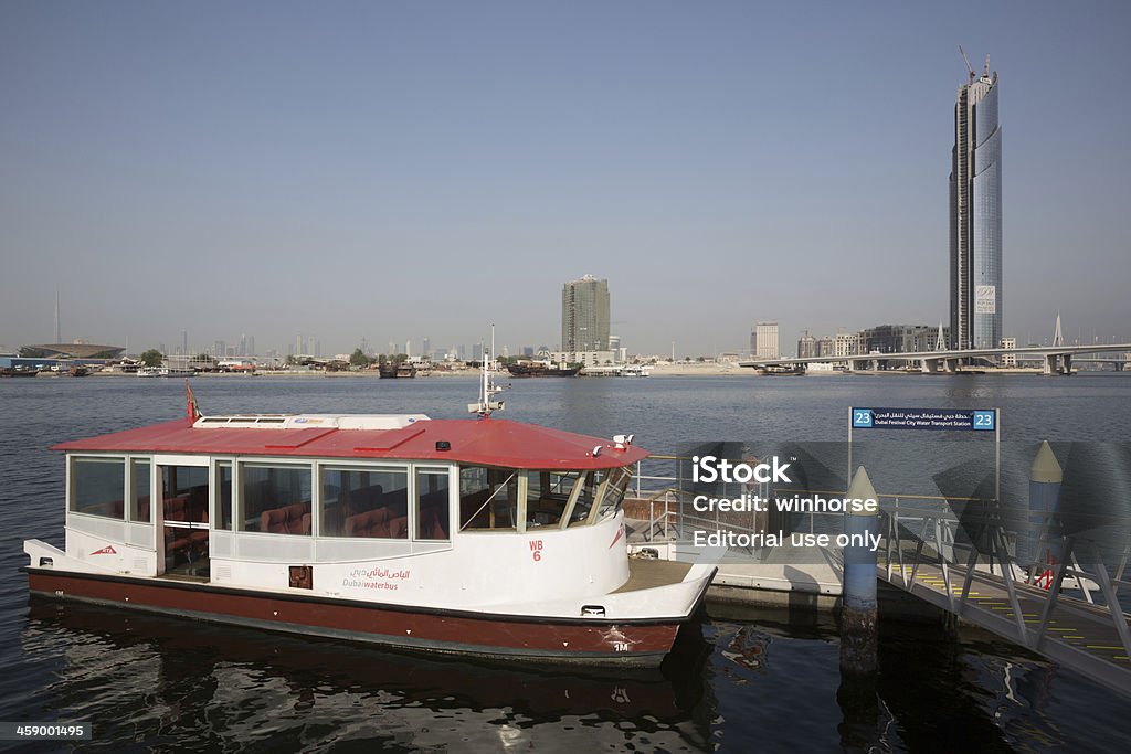 Water Bus Dubaï - Photo de Bateau de voyageurs libre de droits