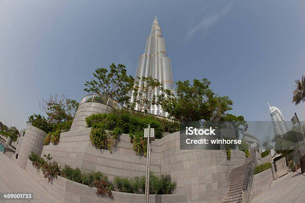 Burj Khalifa In Dubai Stockfoto und mehr Bilder von Architektur - Architektur, Außenaufnahme von Gebäuden, Baum