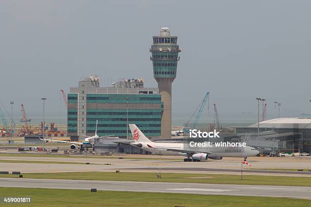 Aeroporto Internacional De Hong Kong - Fotografias de stock e mais imagens de Aeroporto - Aeroporto, Aeroporto Internacional de Hong Kong, Avião