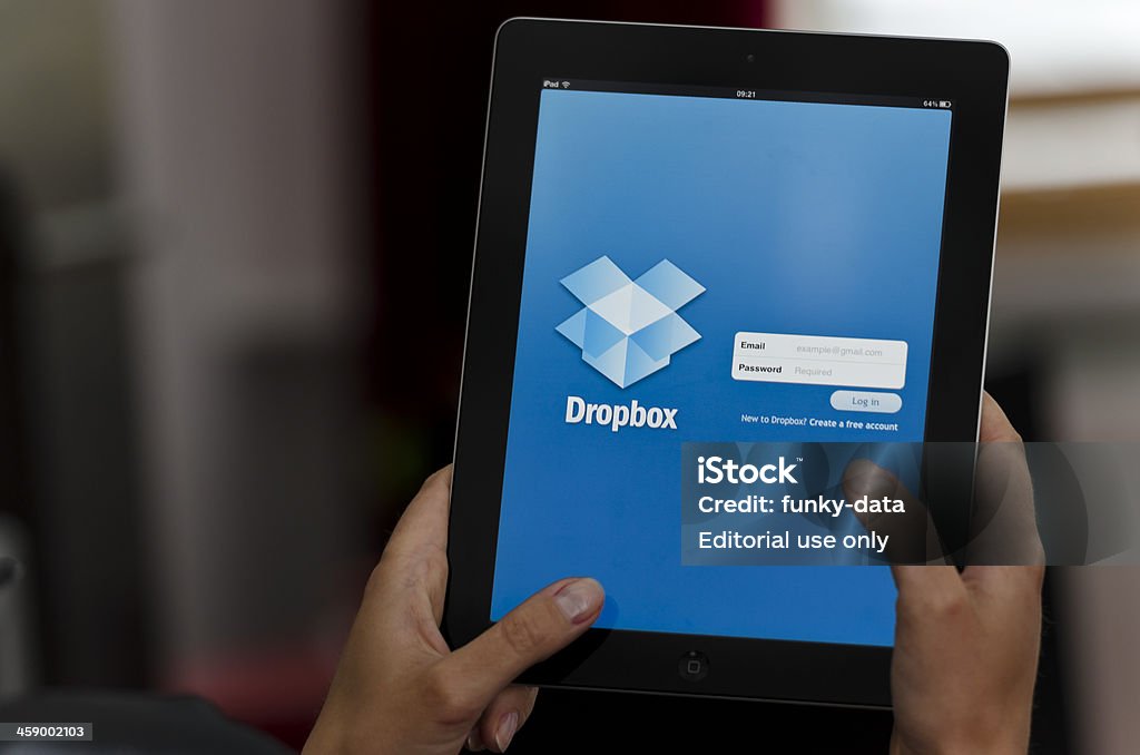 iPad dispositivo com a aplicação Dropbox - Royalty-free Dropbox Foto de stock