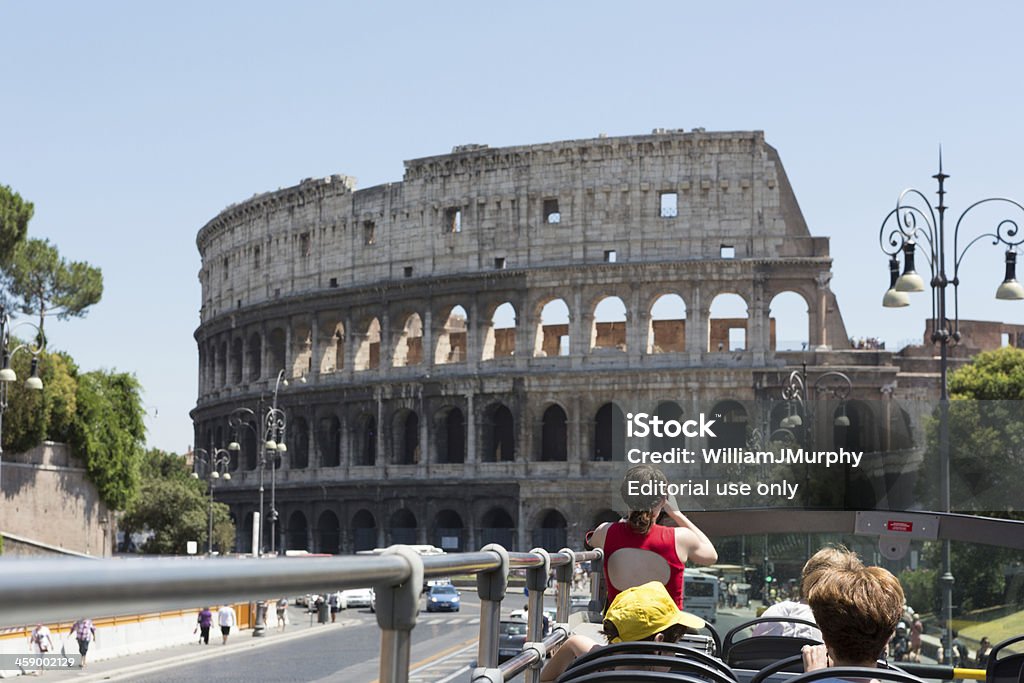 First Sight of the Colosseum - 로열티 프리 관광객 스톡 사진