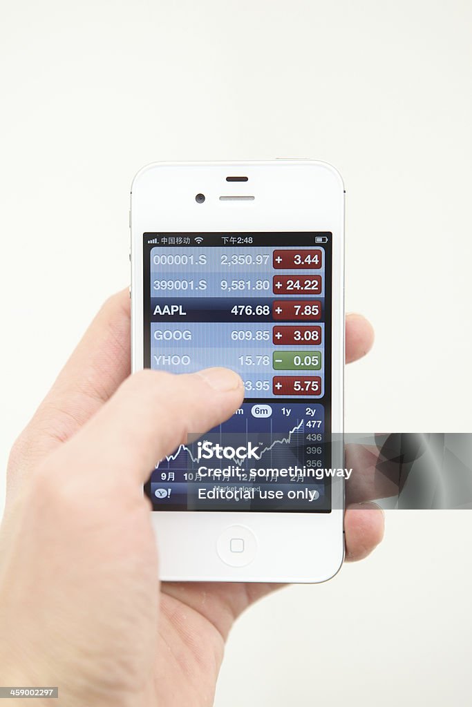 Bolsa Diagrama aplicação em um smartphone Apple iPhone 4s. - Foto de stock de Ação da Bolsa de Valores royalty-free