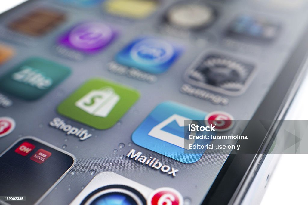 Buzón de cartas aplicación para iPhone - Foto de stock de Aplicación para móviles libre de derechos