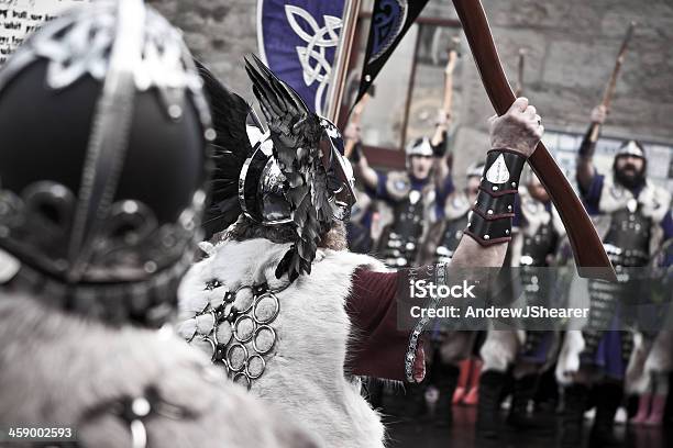 Viking Guizer Jarl Fino Helly Aa - Fotografie stock e altre immagini di Up Helly Aa - Up Helly Aa, 2013, Adulto