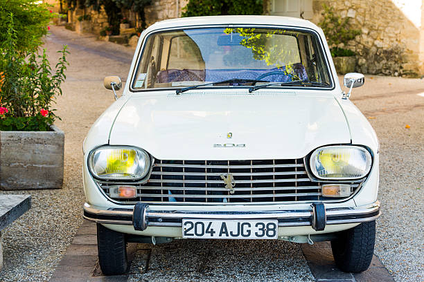 peugeot 204 - venasque imagens e fotografias de stock