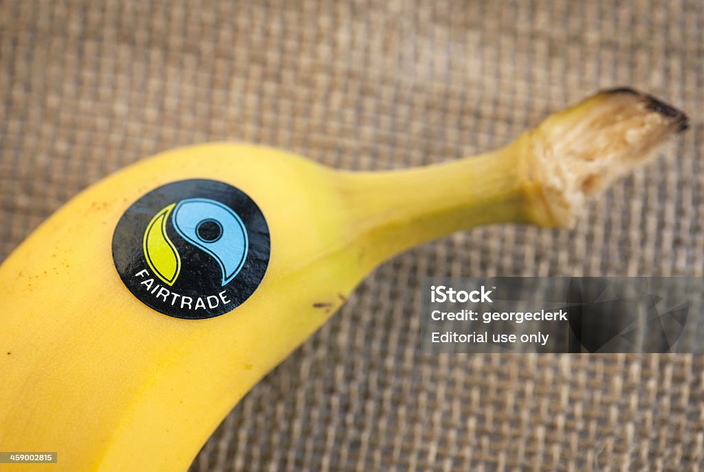 Macro Fairtrade Banana - Foto de stock de Etiqueta - Mensagem royalty-free