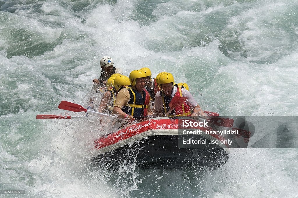 Rafting - Foto de stock de Rafting en aguas bravas libre de derechos