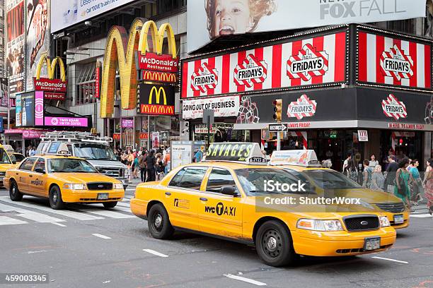 Photo libre de droit de Times Square banque d'images et plus d'images libres de droit de 7ème avenue - 7ème avenue, Activité, Activité physique