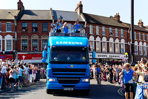 olympic torch relay-samsung fahrzeug - olympic torch stock-fotos und bilder