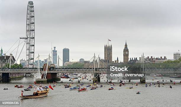 Photo libre de droit de Rivière Pageant Royal banque d'images et plus d'images libres de droit de Bateau à rames - Bateau à rames, Capitales internationales, City of Westminster - Londres