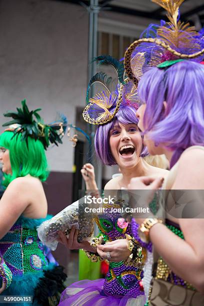 숙녀들 즐거운 마디그라 에서 새로운 오를레앙 미소에 대한 스톡 사진 및 기타 이미지 - 미소, Mardi Gras, New Orleans Mardi Gras