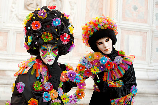 carnaval de venecia 2012 - couple performer people venice italy fotografías e imágenes de stock